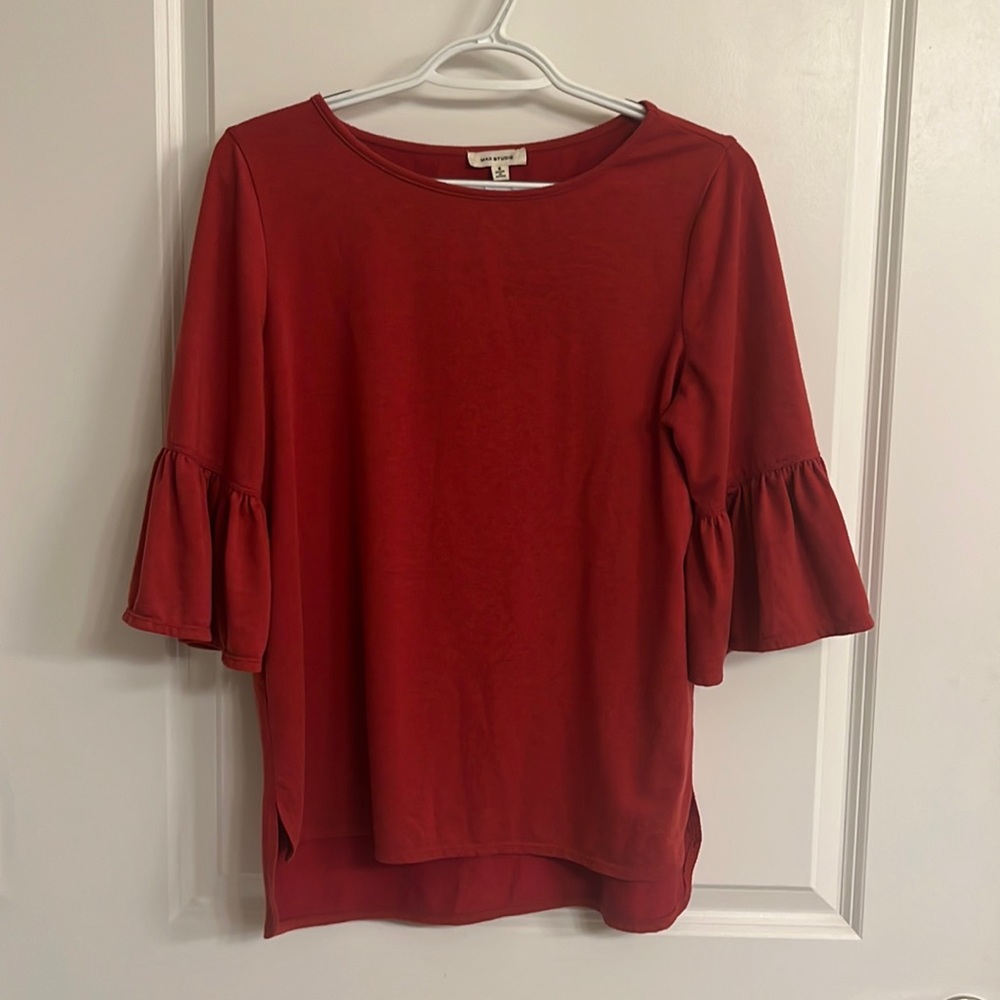 Bell sleeved tee by Max Studio